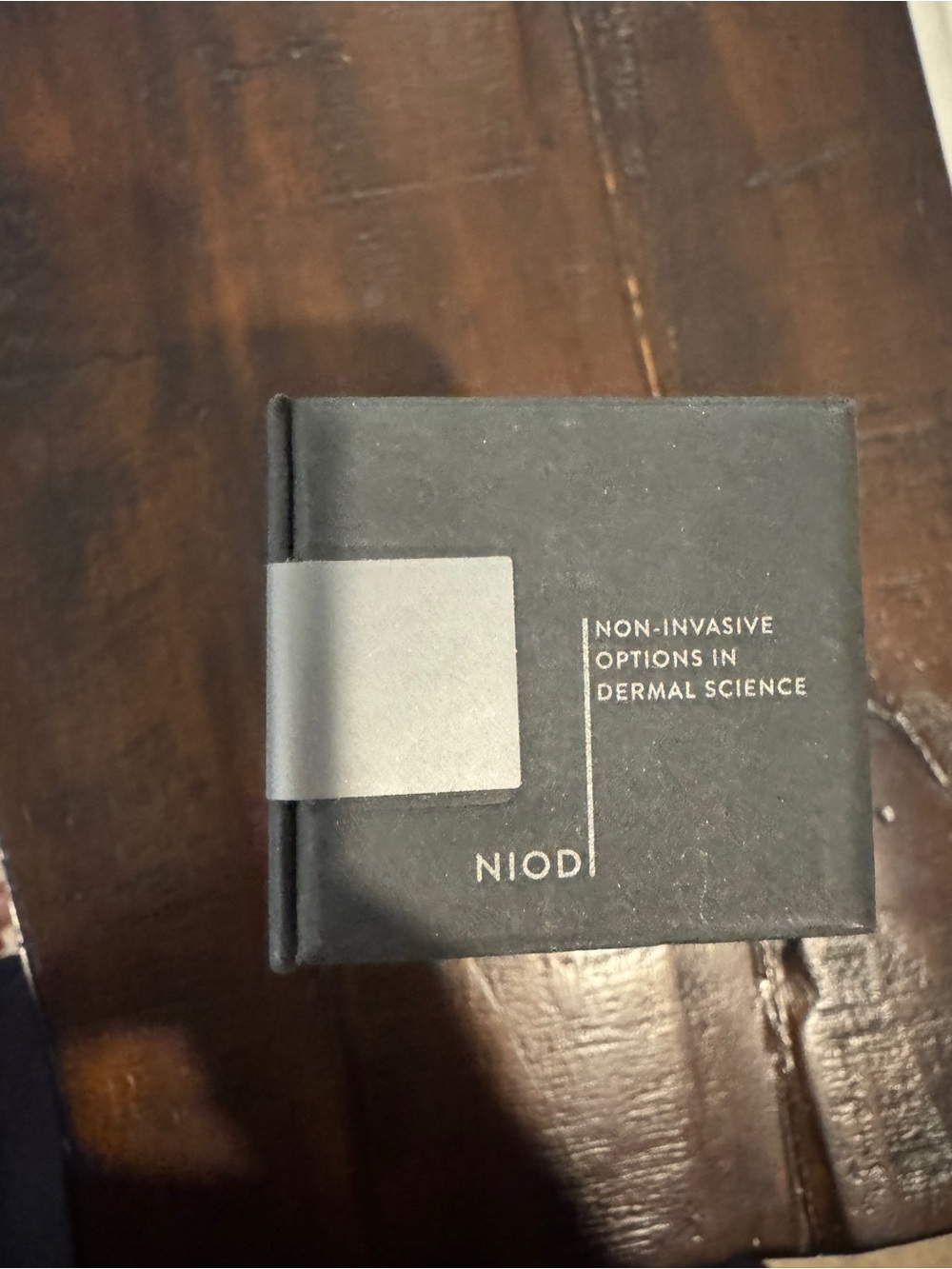 RE:PIGMENT Brightening Serum - NIOD 30 ML - Picture 3 of 4